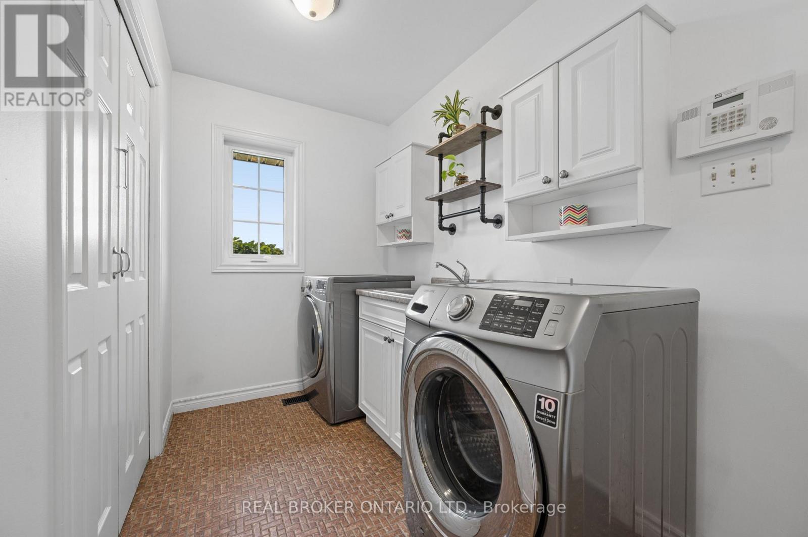 1049 Sheffield Road Property Photo 20