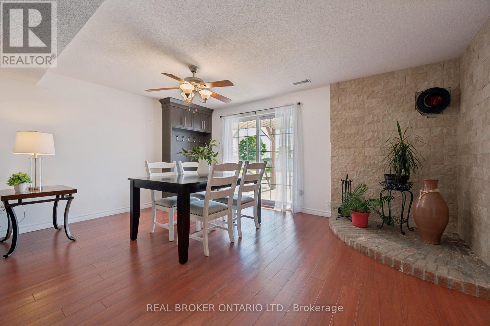 1049 Sheffield Road Property Photo 23