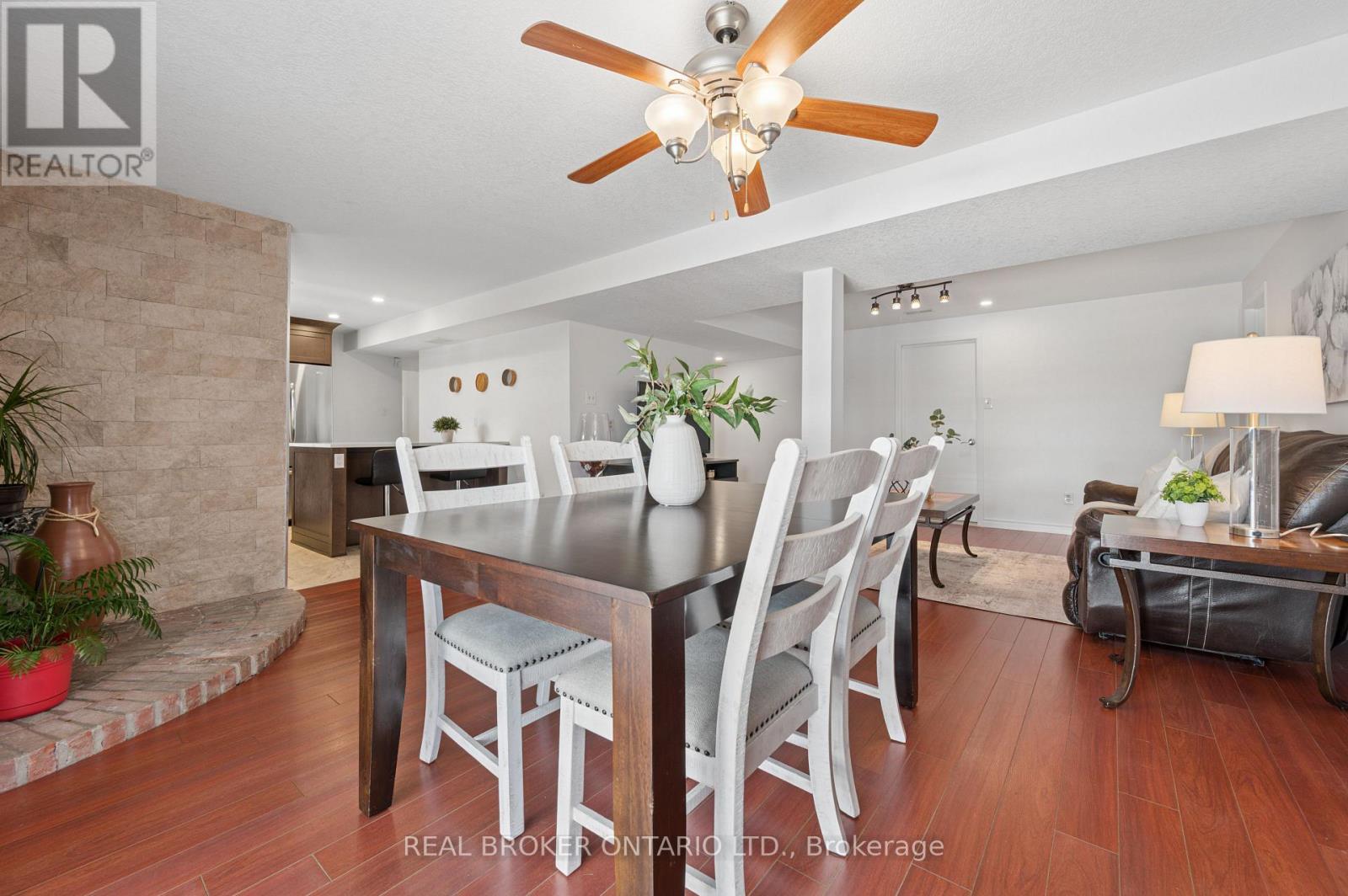 1049 Sheffield Road Property Photo 24