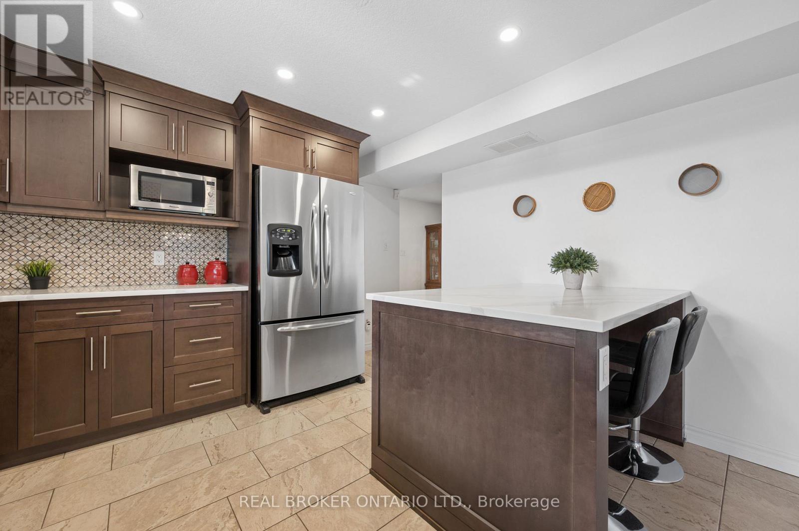 1049 Sheffield Road Property Photo 25
