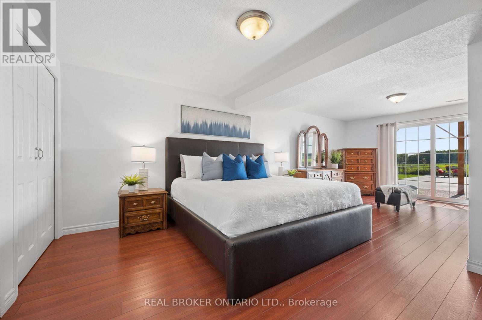 1049 Sheffield Road Property Photo 27