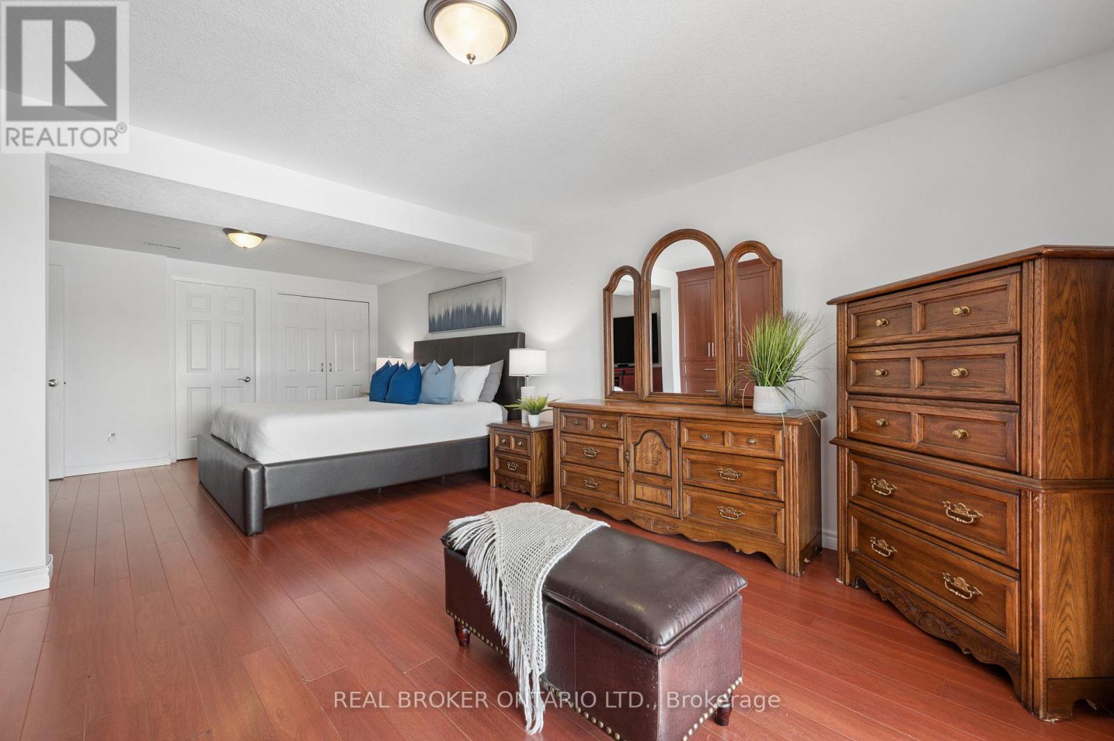 1049 Sheffield Road Property Photo 28