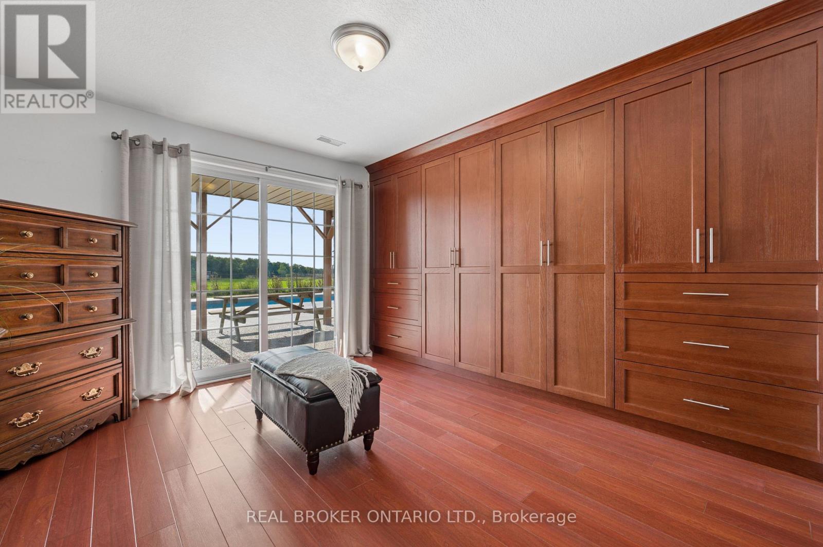 1049 Sheffield Road Property Photo 29