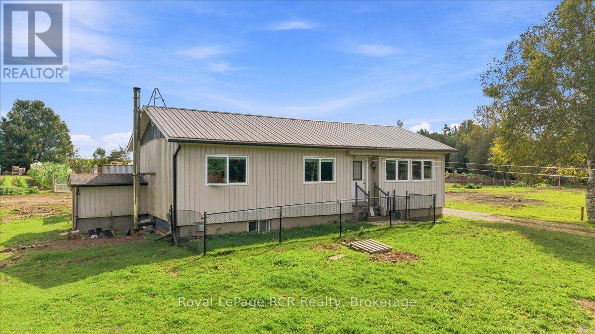151601 Southgate Sideroad 15 Property Photo 2
