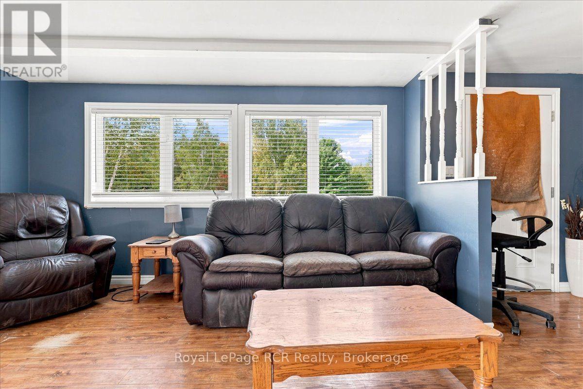 151601 Southgate Sideroad 15 Property Photo 8