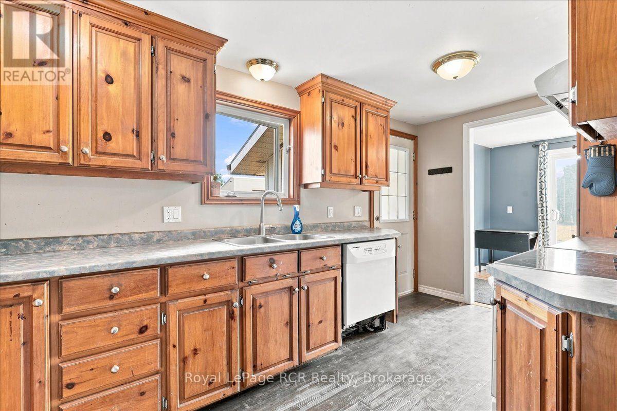 151601 Southgate Sideroad 15 Property Photo 13