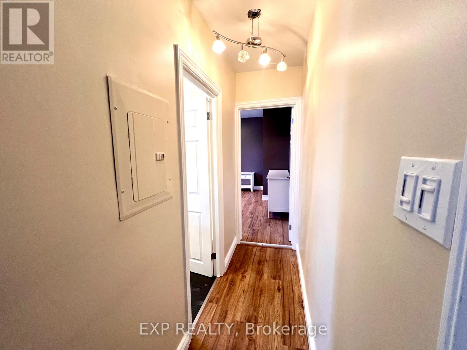 1079 Wellington Street W Property Photo 13