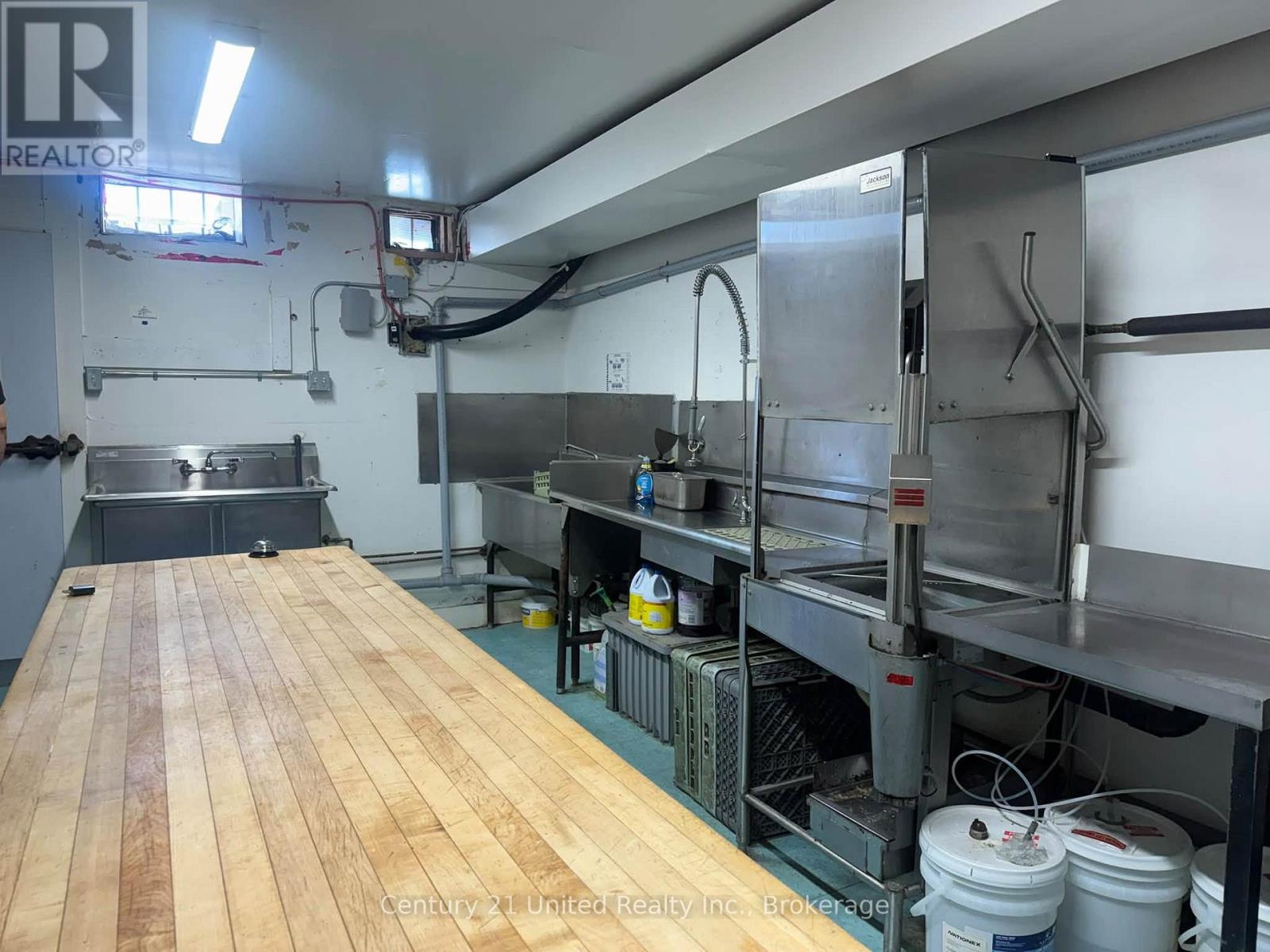 95 King Street W Property Photo 12