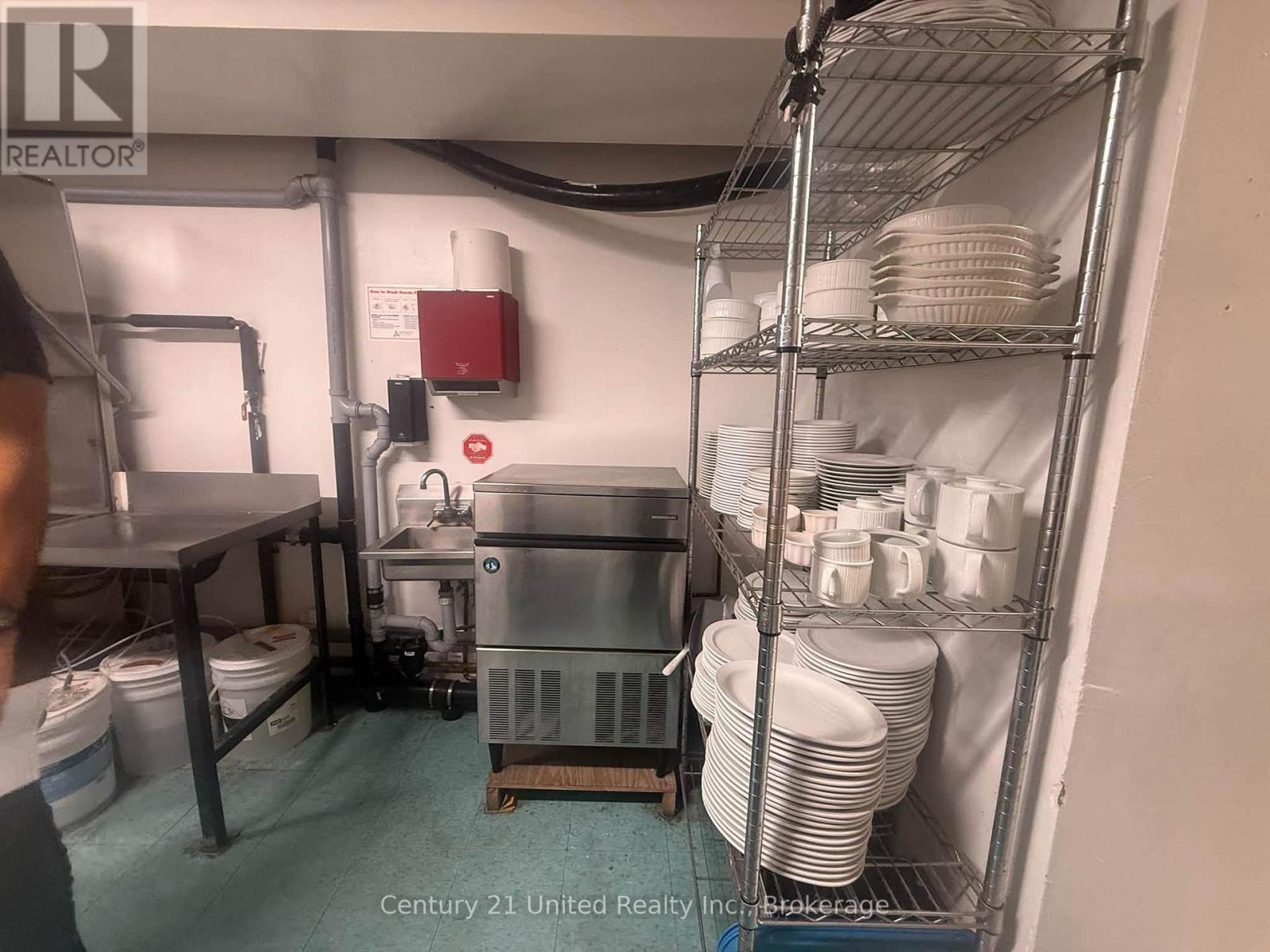 95 King Street W Property Photo 13
