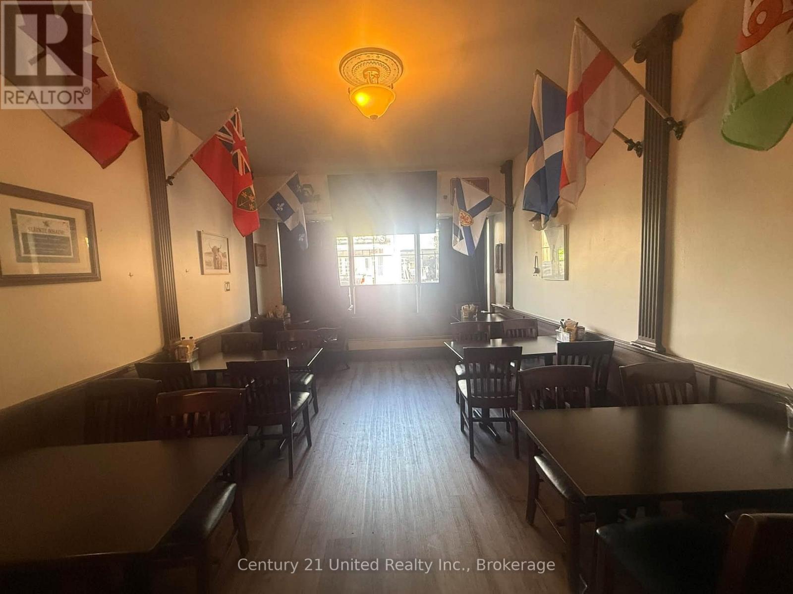 95 King Street W Property Photo 16