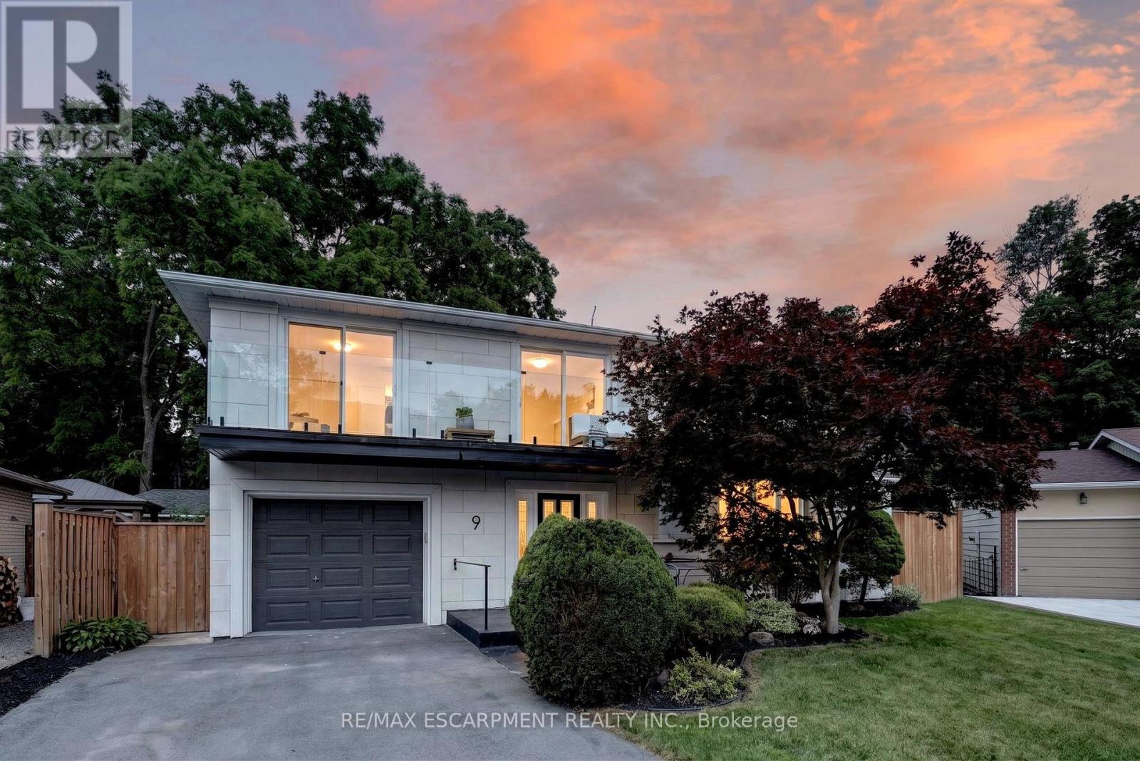 9 Leslie Drive Property Photo 1