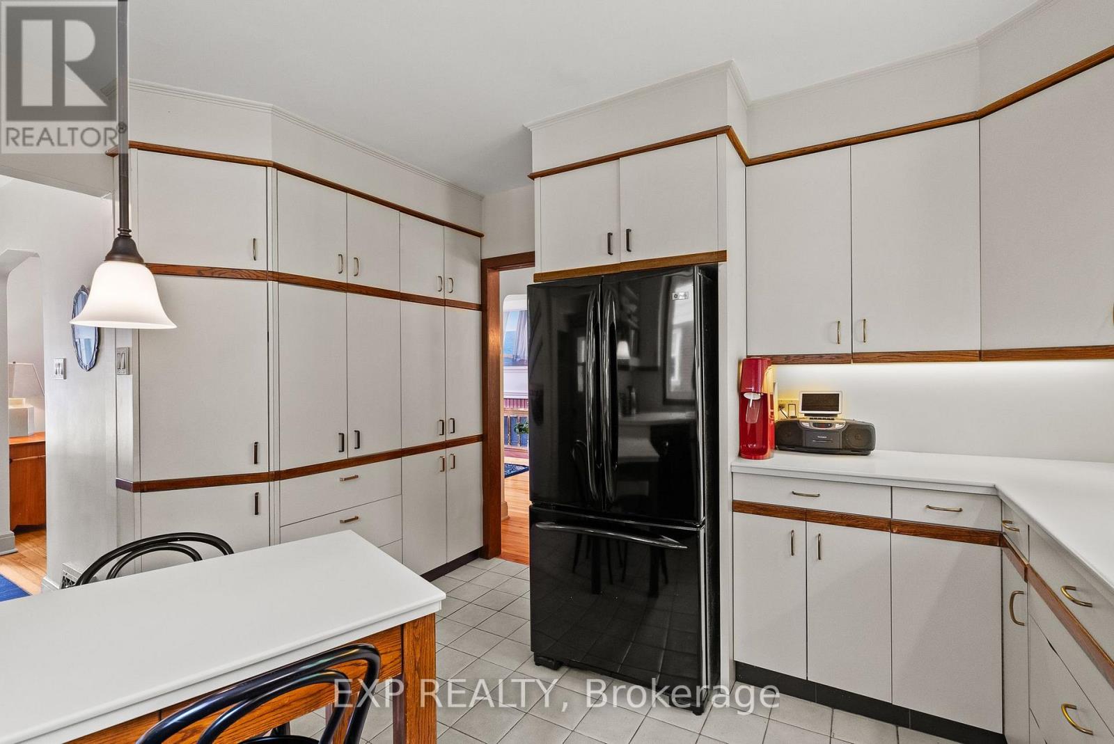 579 Broadview Avenue Property Photo 5
