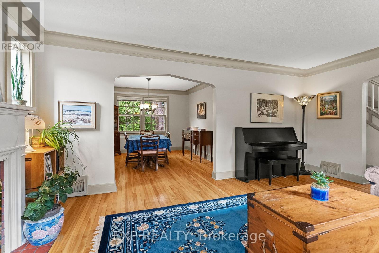 579 Broadview Avenue Property Photo 11