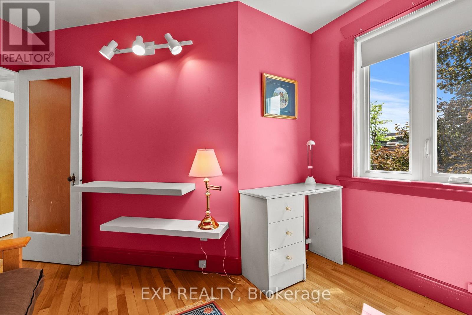 579 Broadview Avenue Property Photo 28