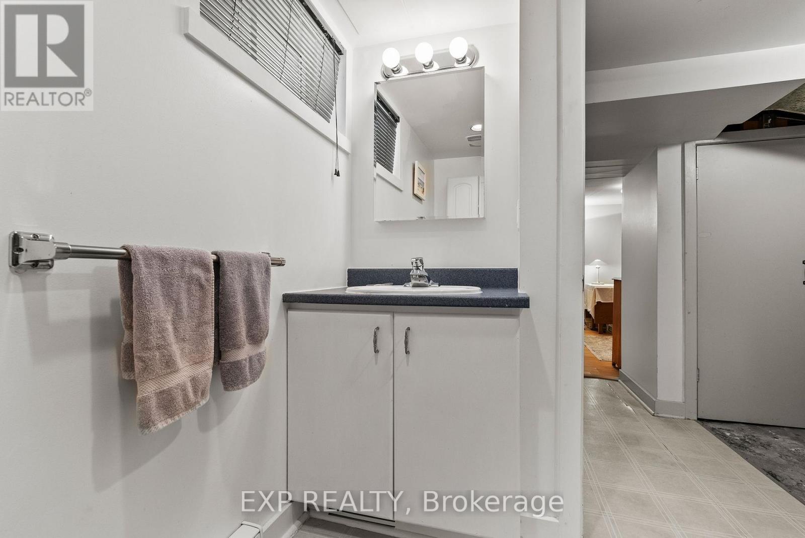 579 Broadview Avenue Property Photo 33