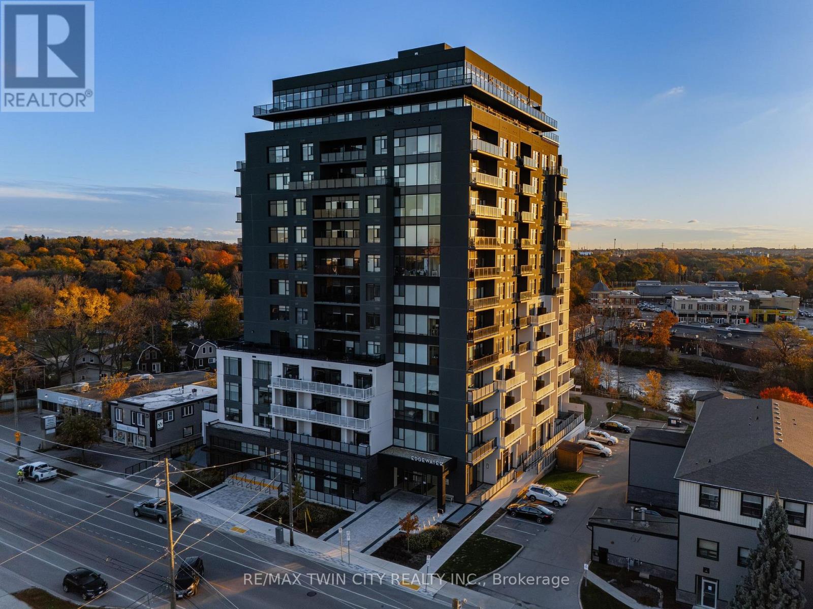 601 - 71 WYNDHAM STREET S Property Photo 1