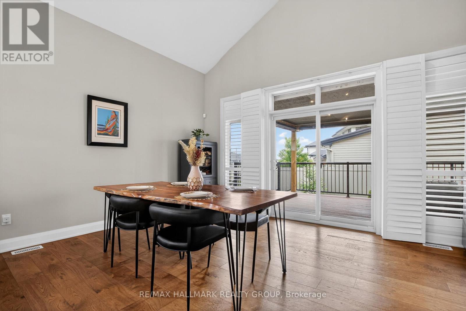 341 Serenade Crescent Property Photo 14