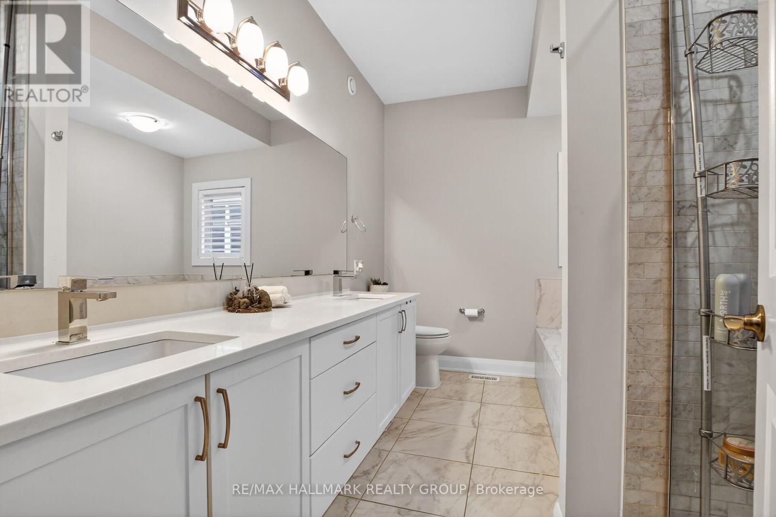 341 Serenade Crescent Property Photo 17