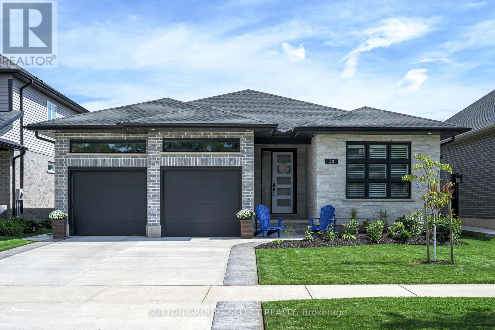 38 ROYAL DORNOCH DRIVE Property Photo 1