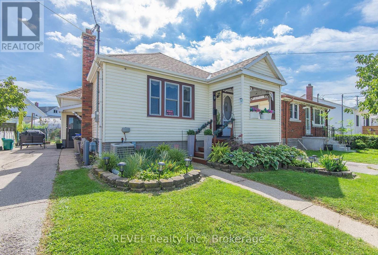 12 GARNET STREET