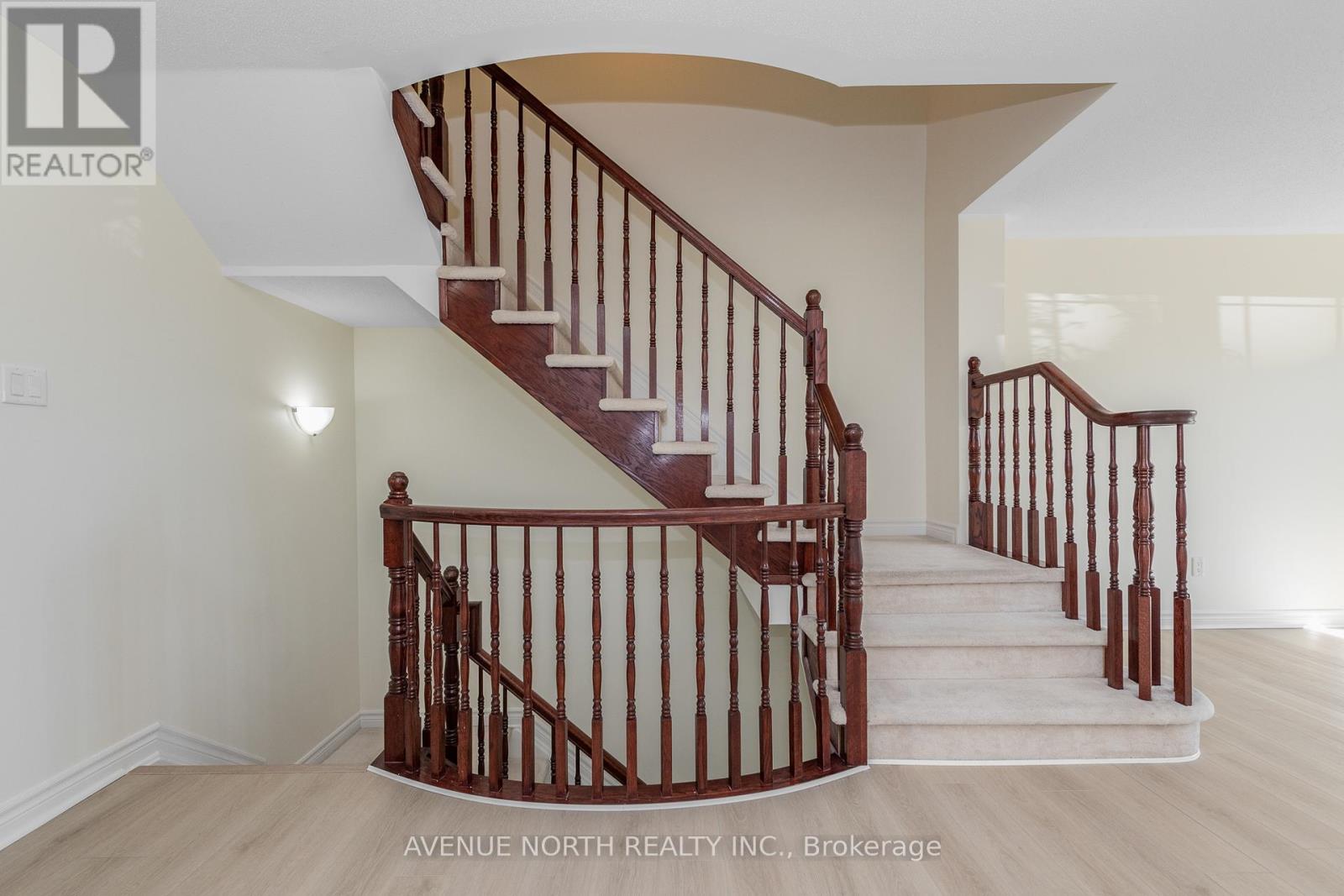 122b Centrepointe Drive Property Photo 14