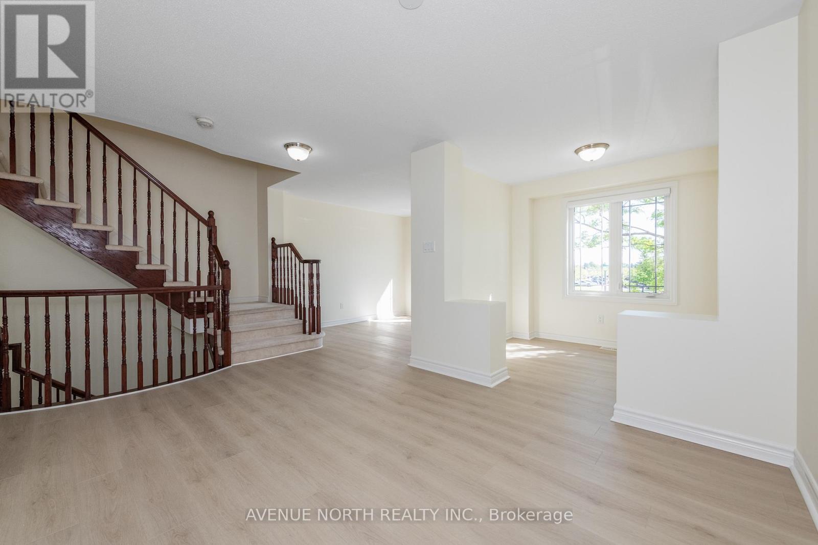 122b Centrepointe Drive Property Photo 22