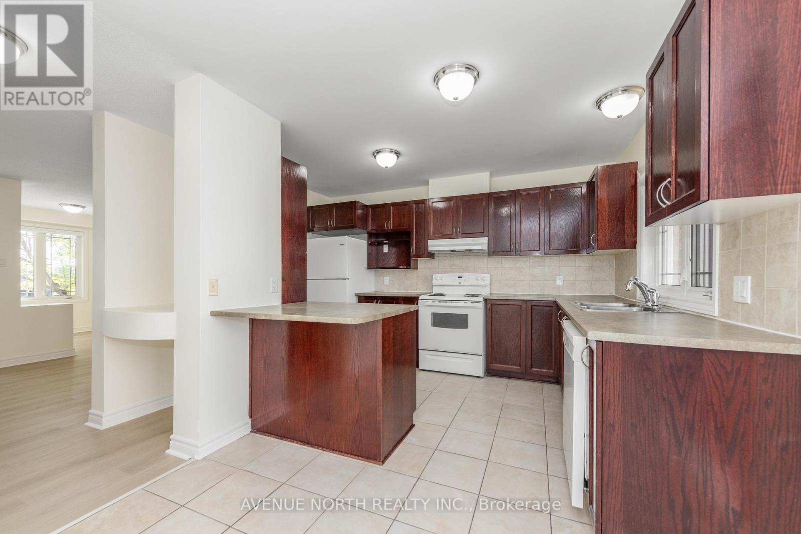 122b Centrepointe Drive Property Photo 29