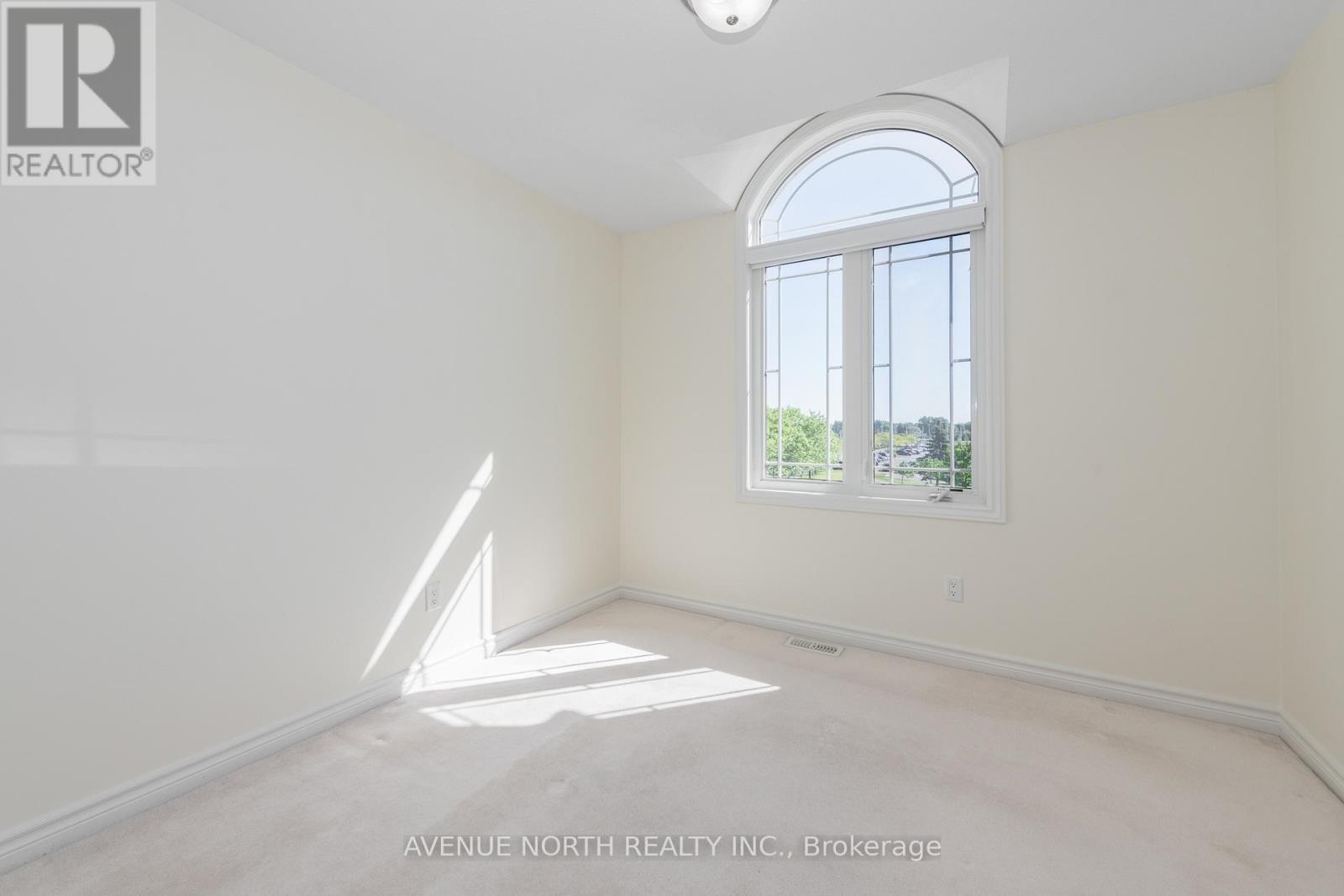 122b Centrepointe Drive Property Photo 34