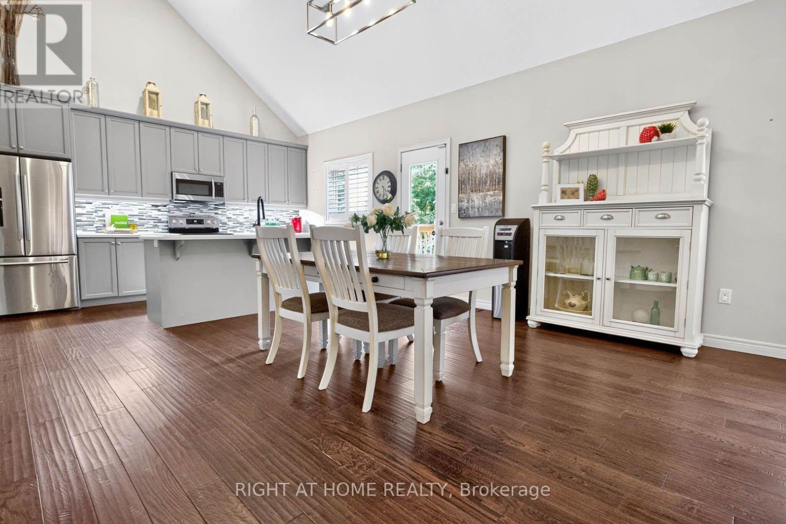 16 Rolling Lane Property Photo 8