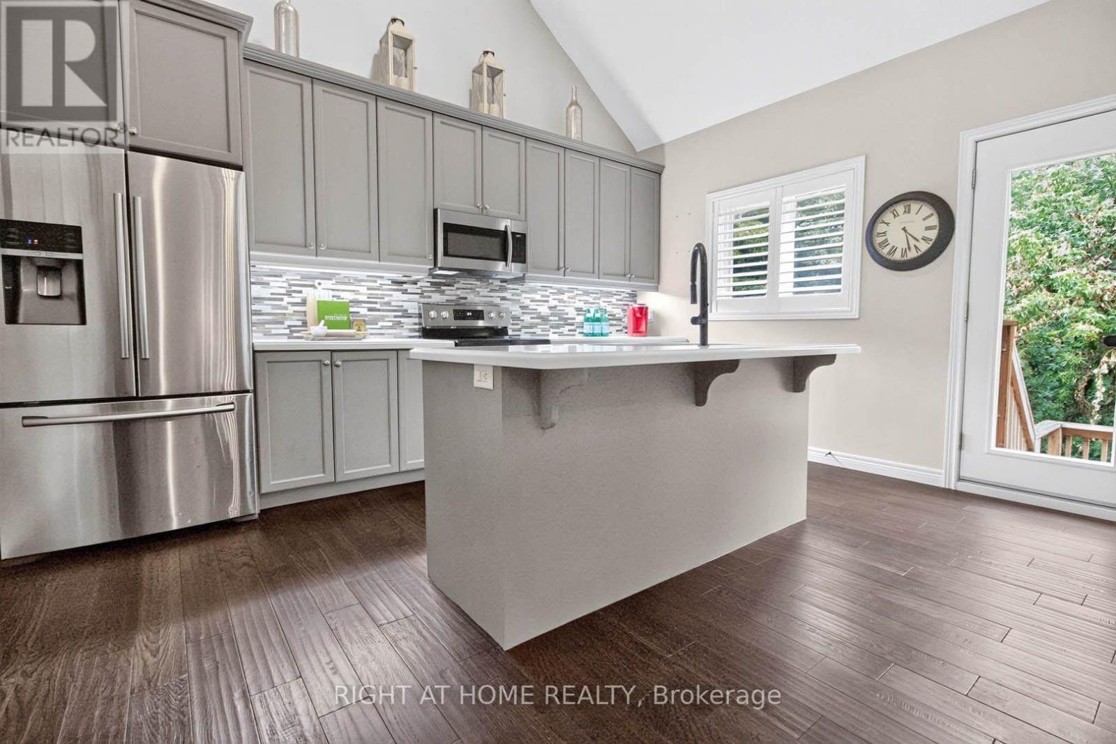 16 Rolling Lane Property Photo 11