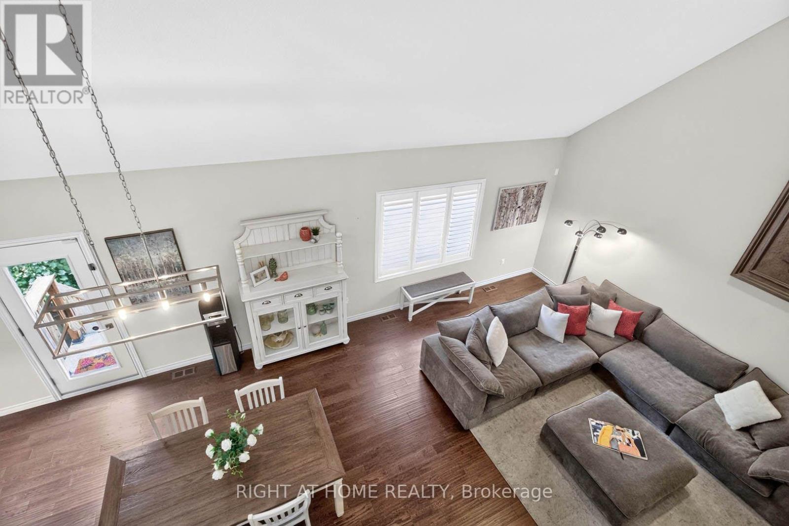 16 Rolling Lane Property Photo 17