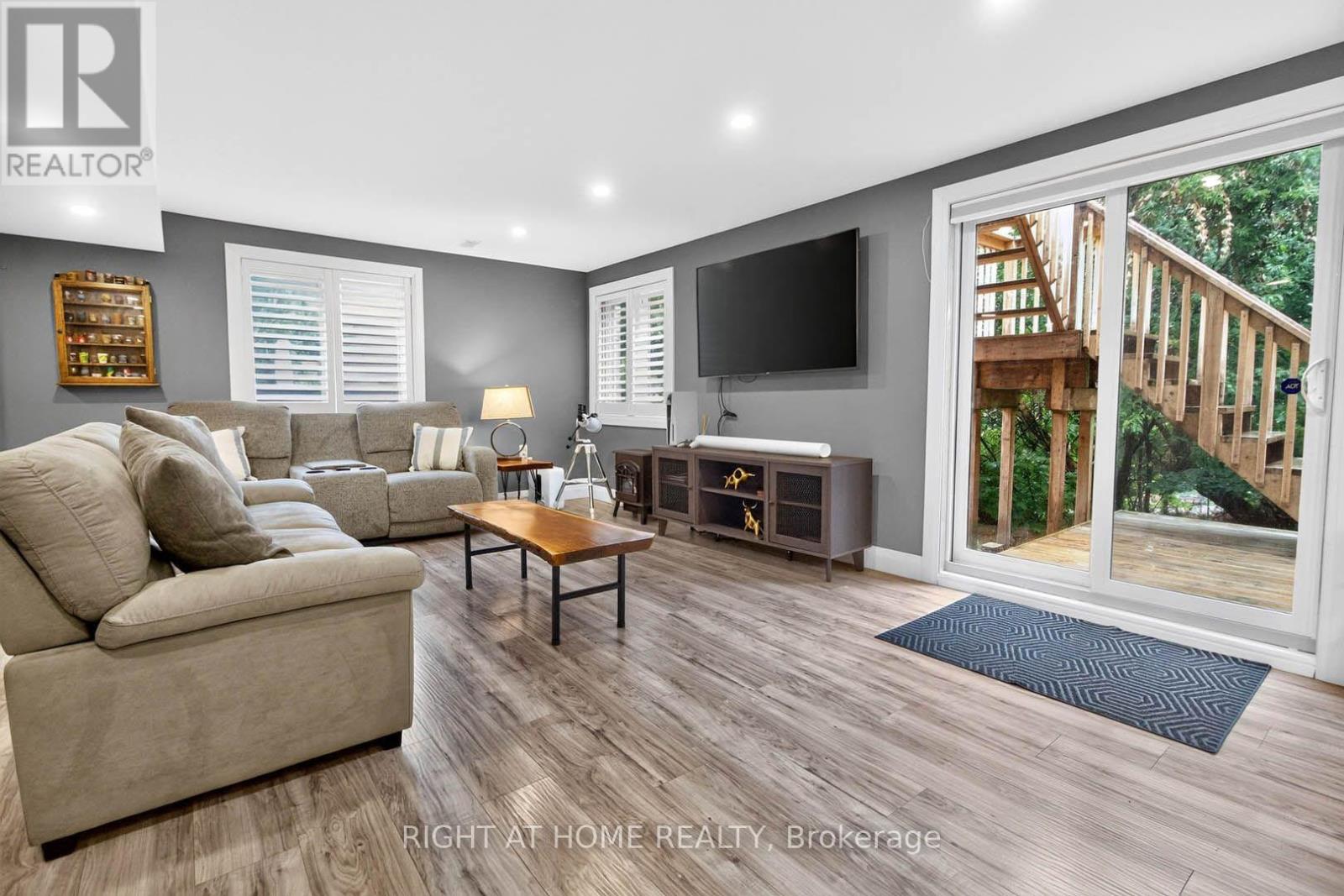 16 Rolling Lane Property Photo 25