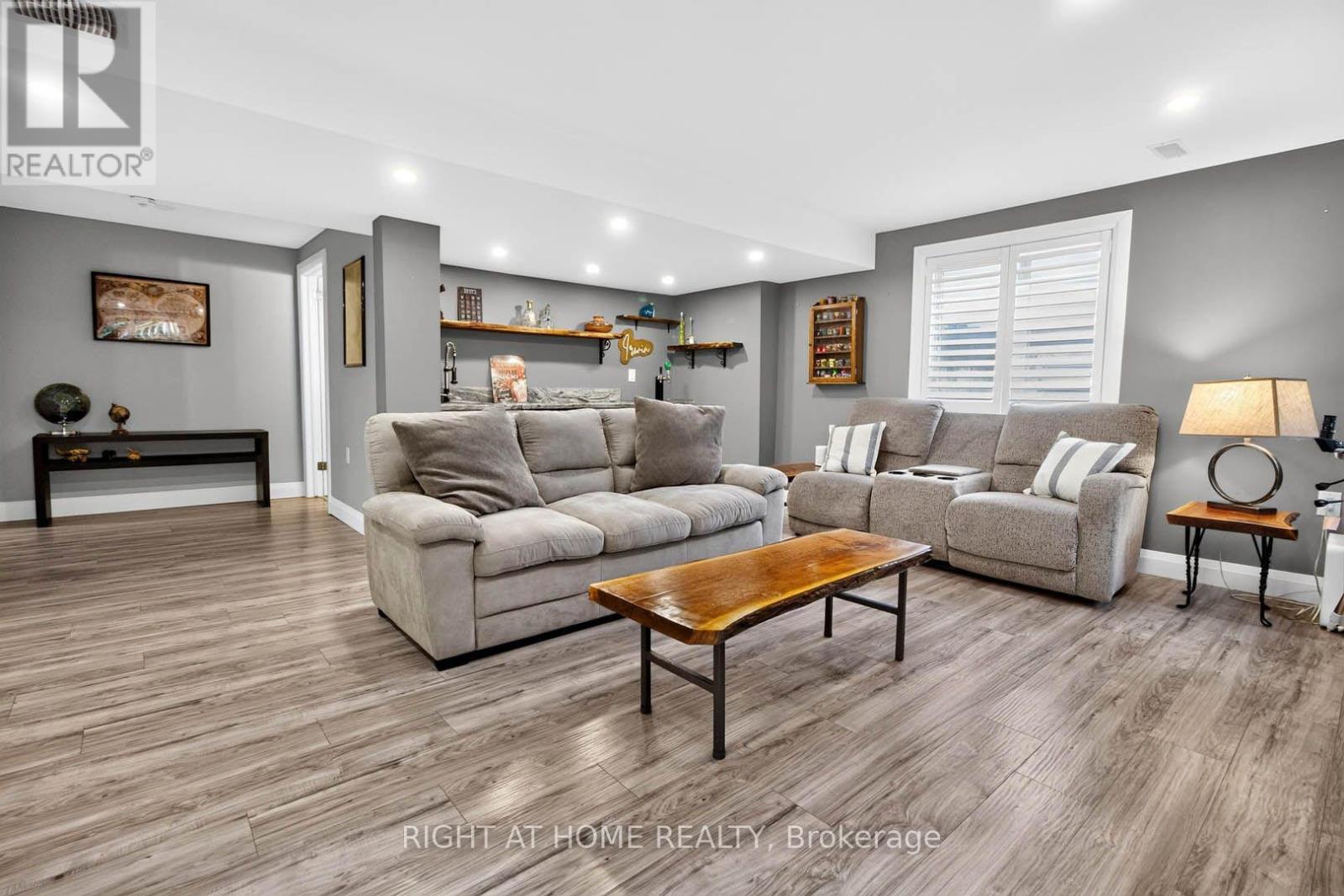 16 Rolling Lane Property Photo 26
