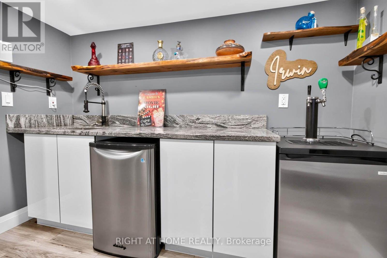 16 Rolling Lane Property Photo 27