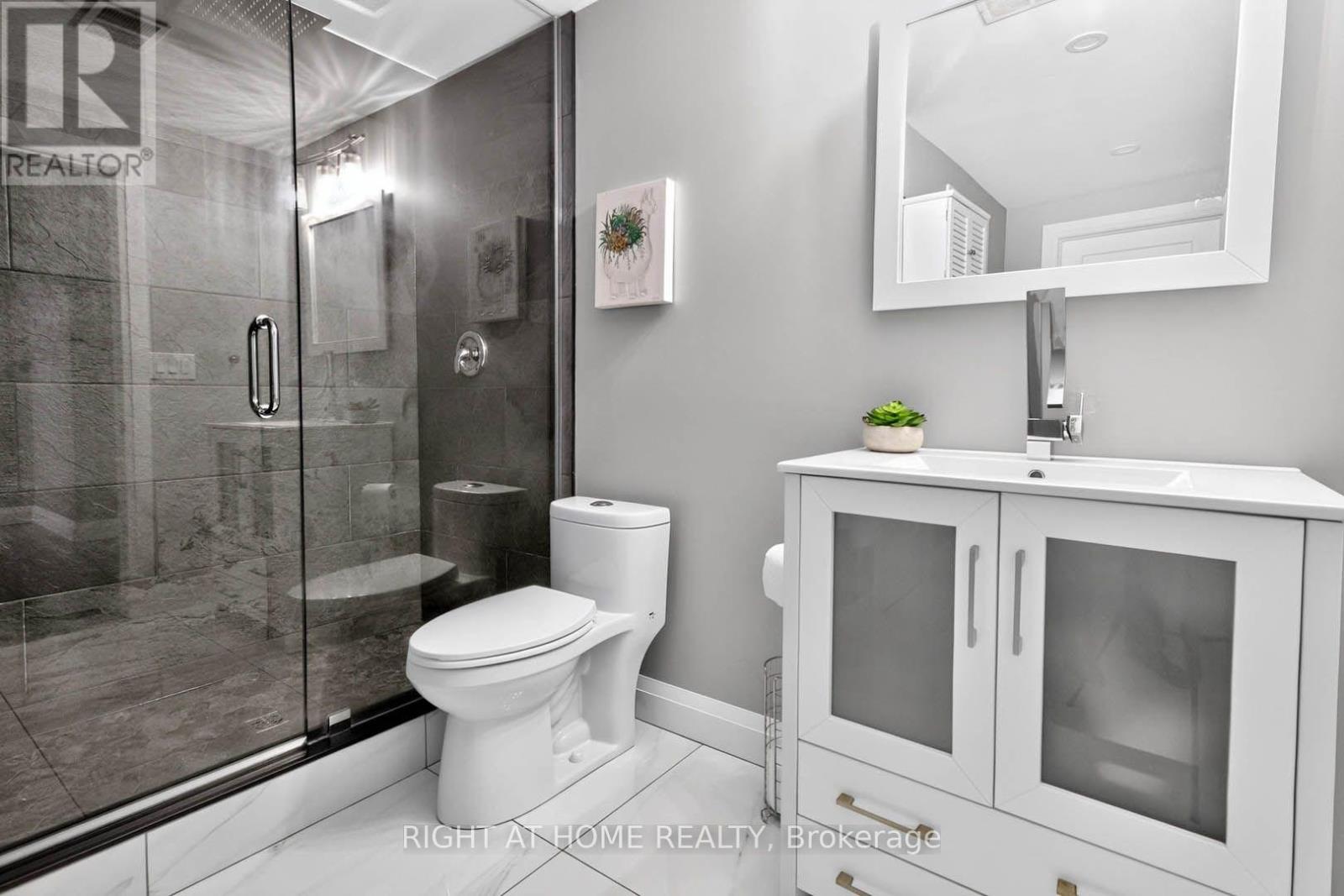 16 Rolling Lane Property Photo 32