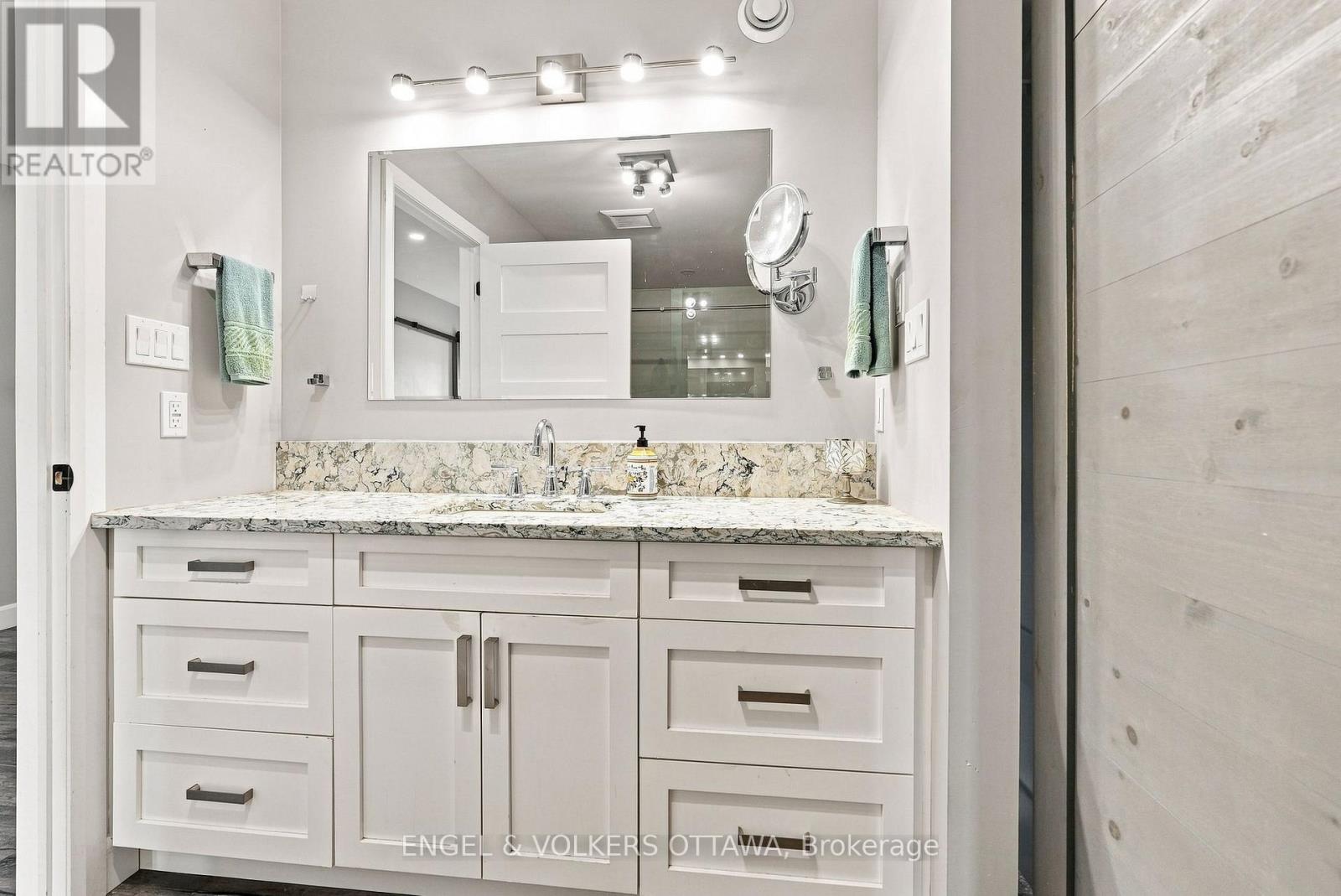 1760b River Road Property Photo 30