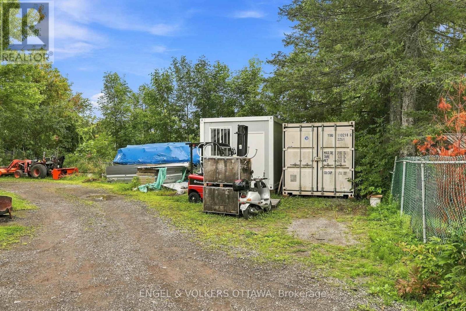 1760b River Road Property Photo 44