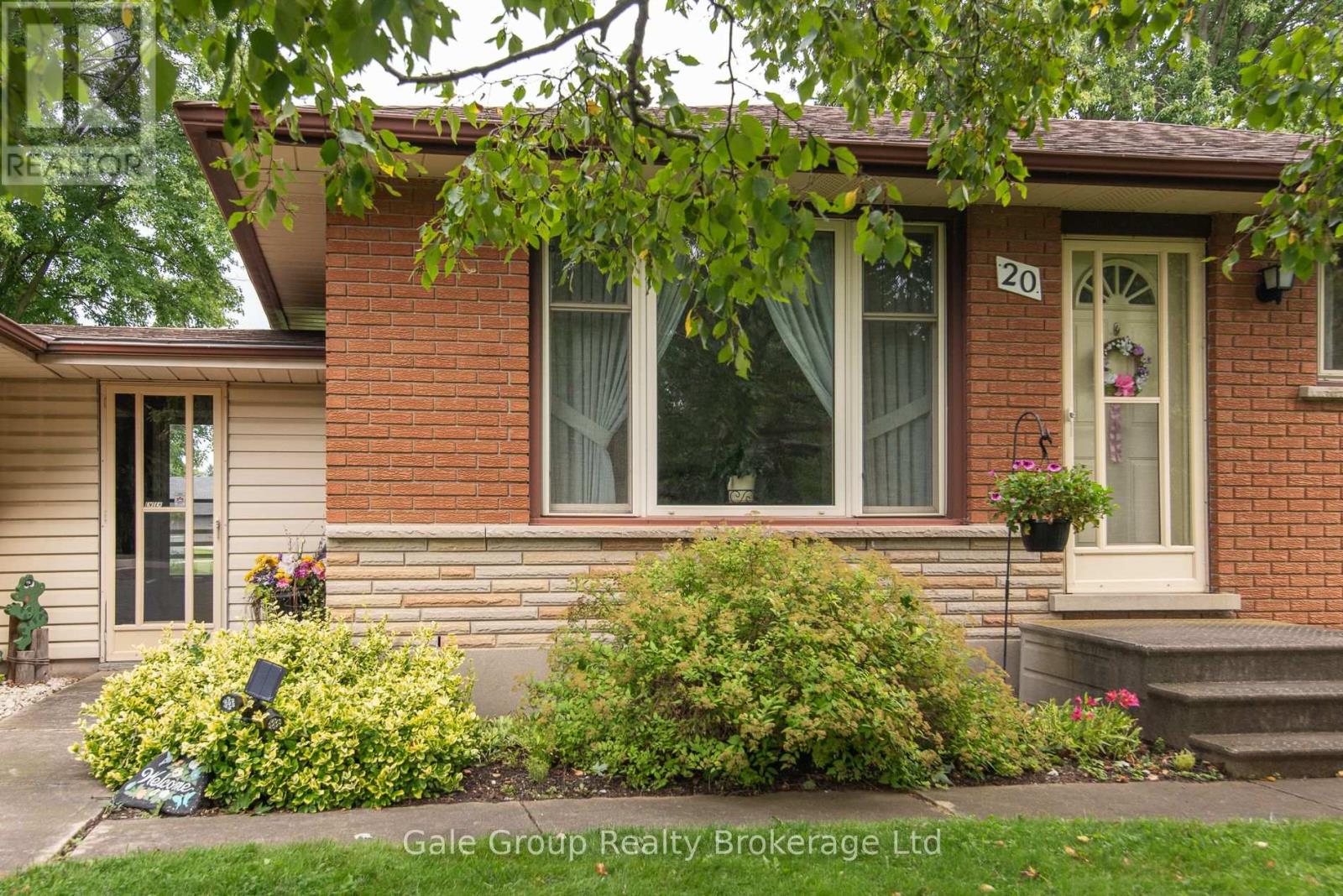 20 George Street E Property Photo 2