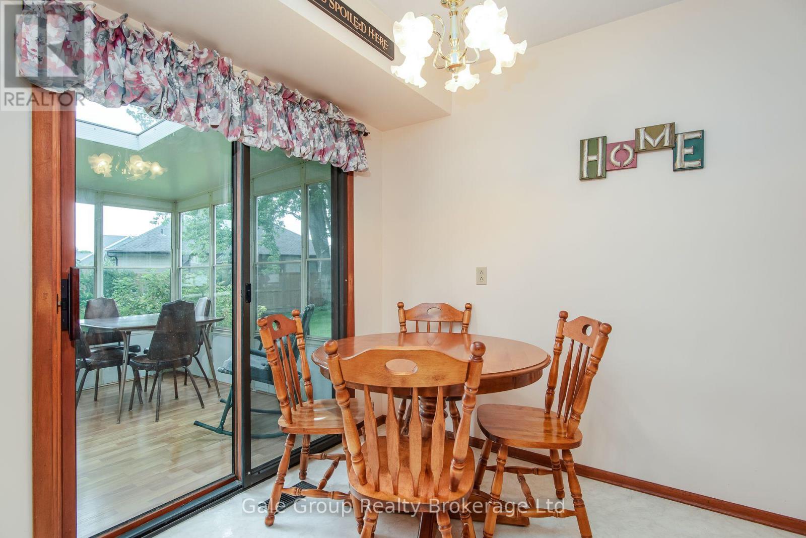 20 George Street E Property Photo 8
