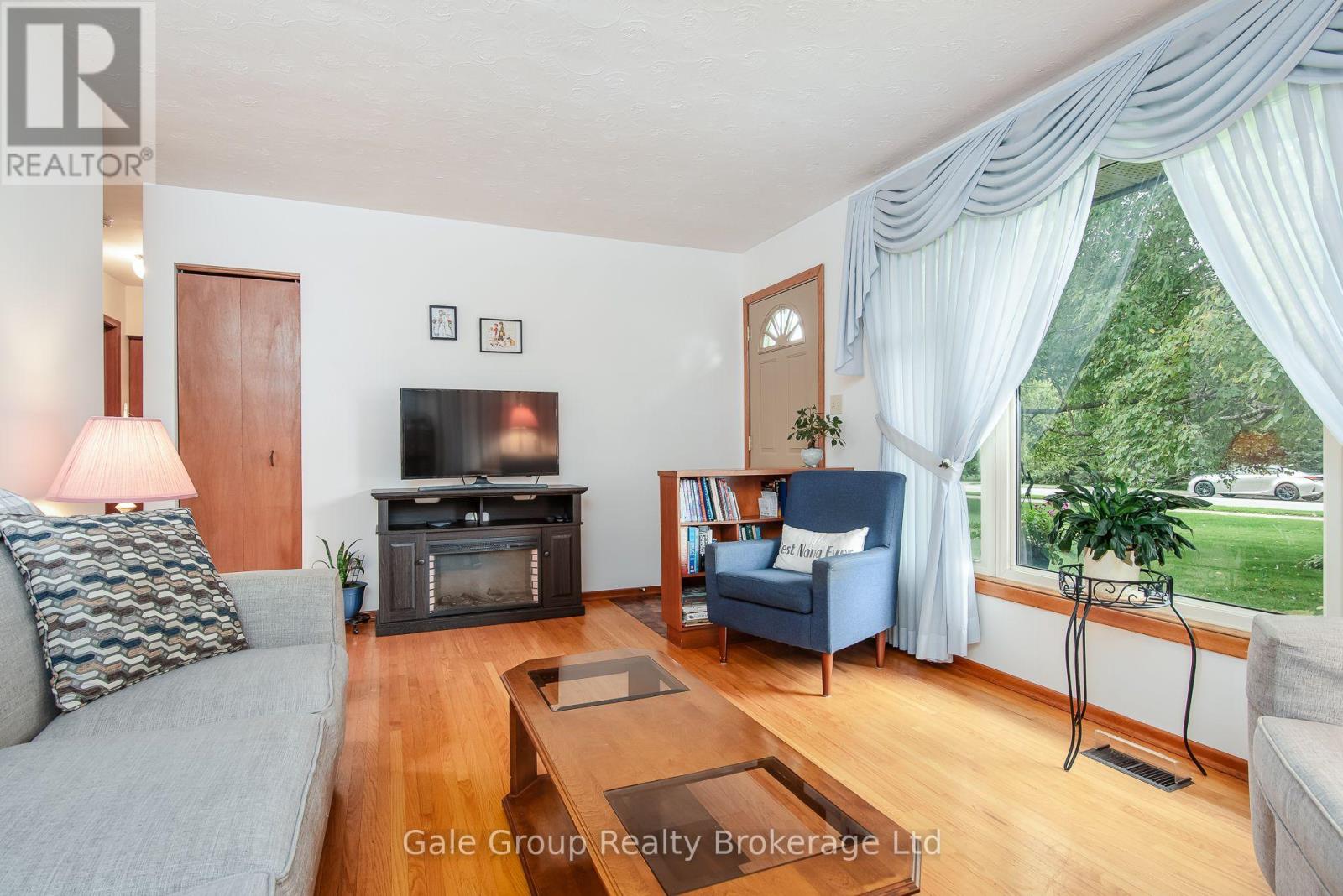 20 George Street E Property Photo 15