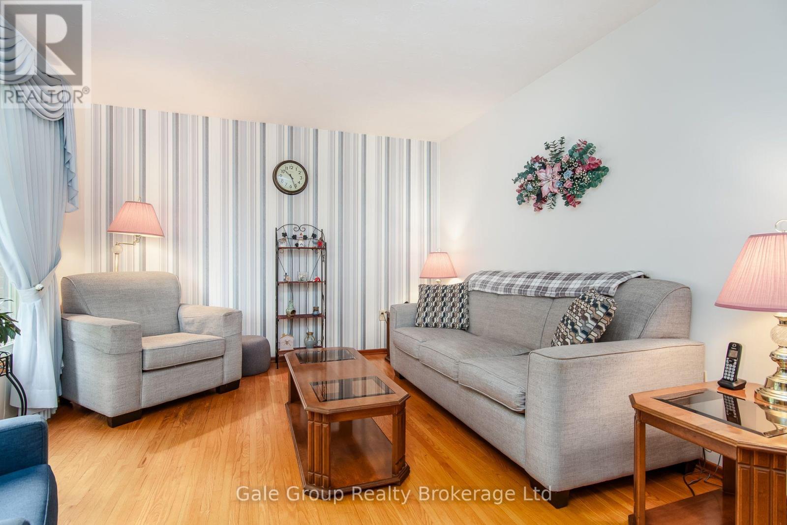 20 George Street E Property Photo 16