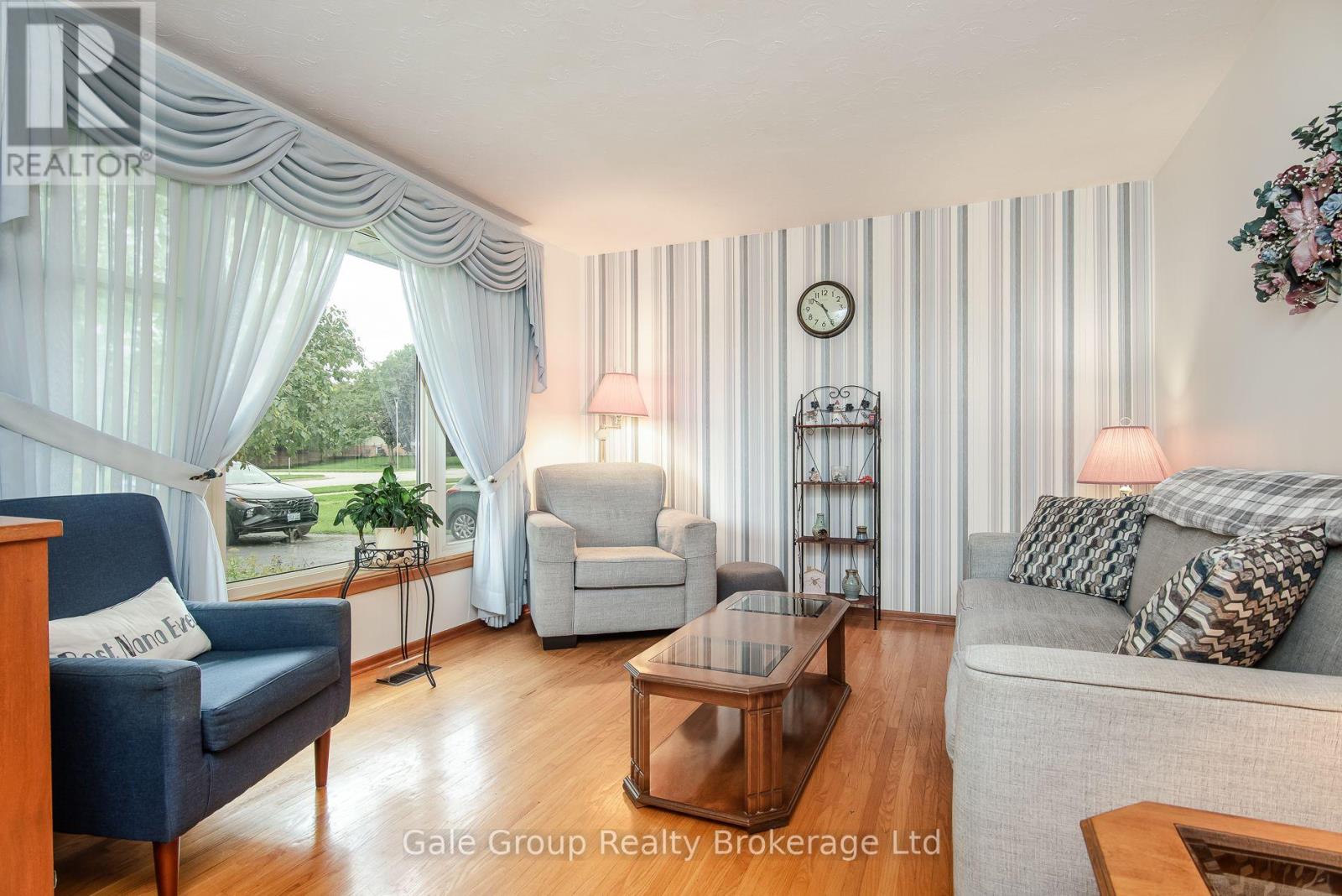 20 George Street E Property Photo 17