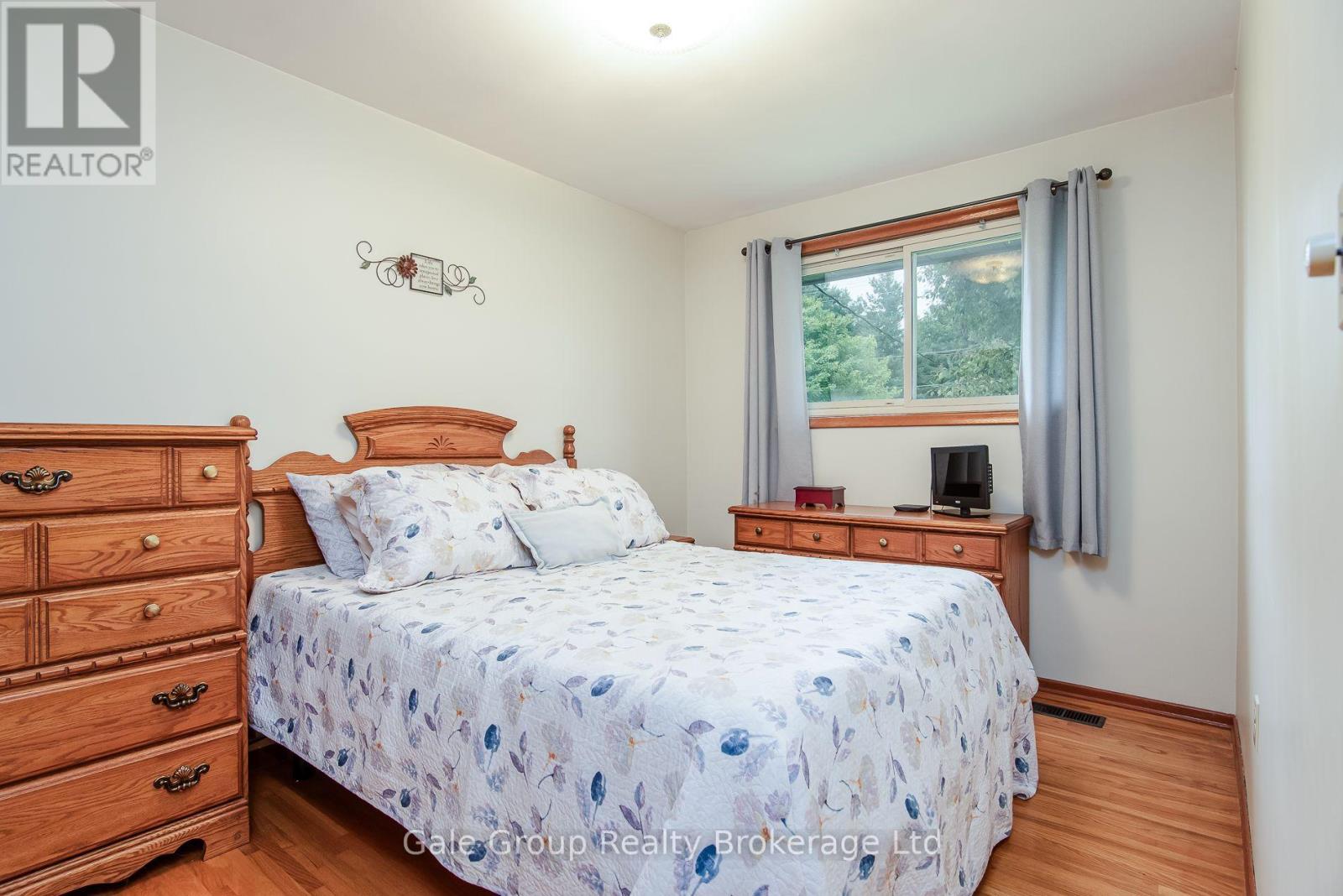 20 George Street E Property Photo 18