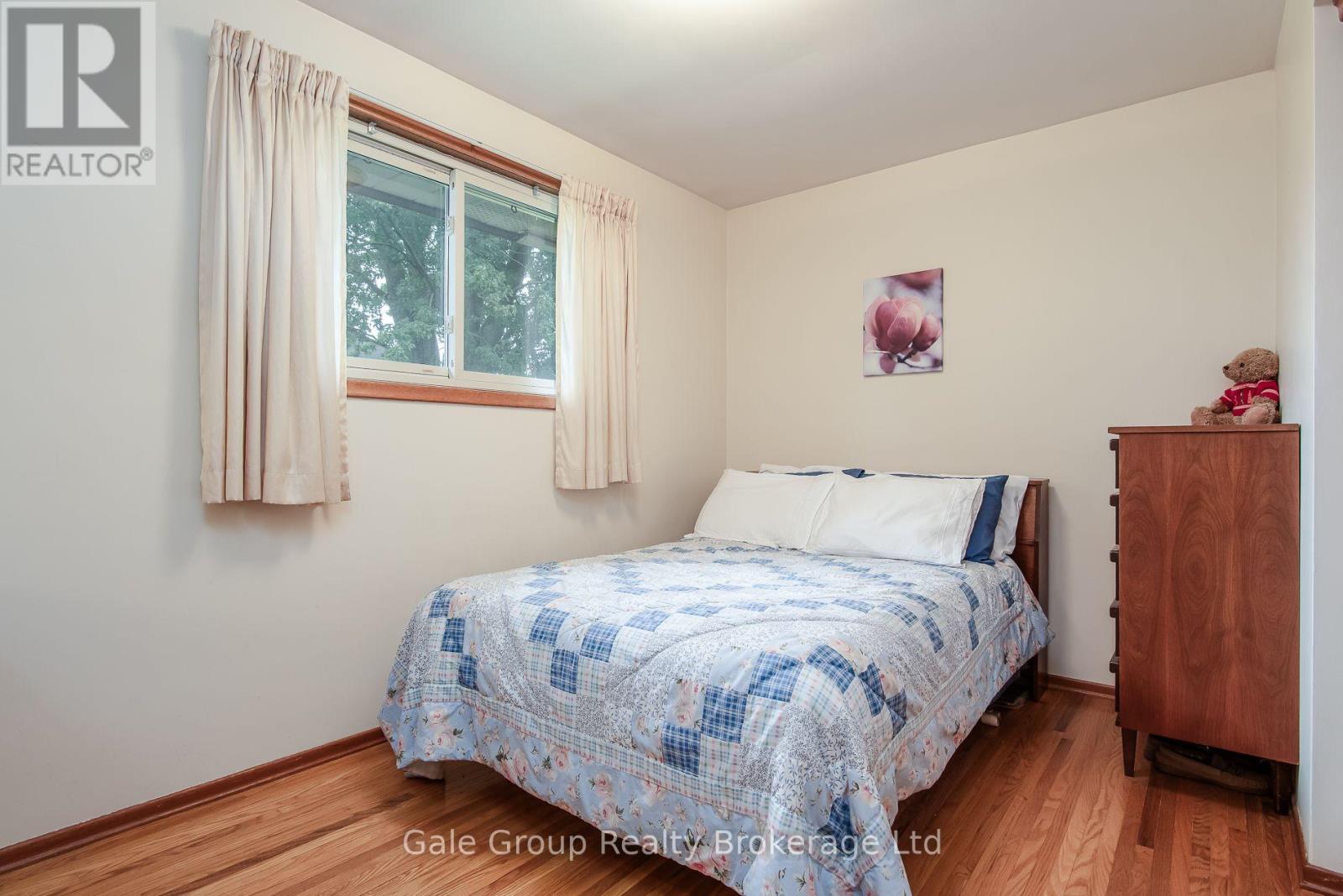20 George Street E Property Photo 20