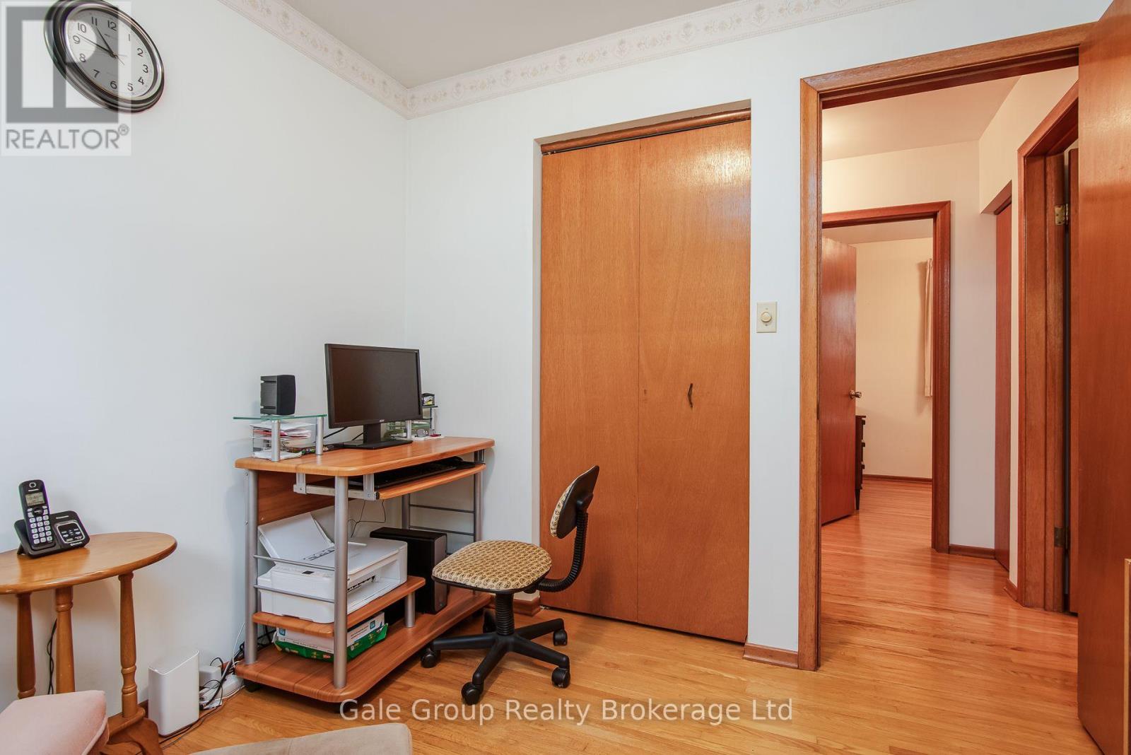 20 George Street E Property Photo 23