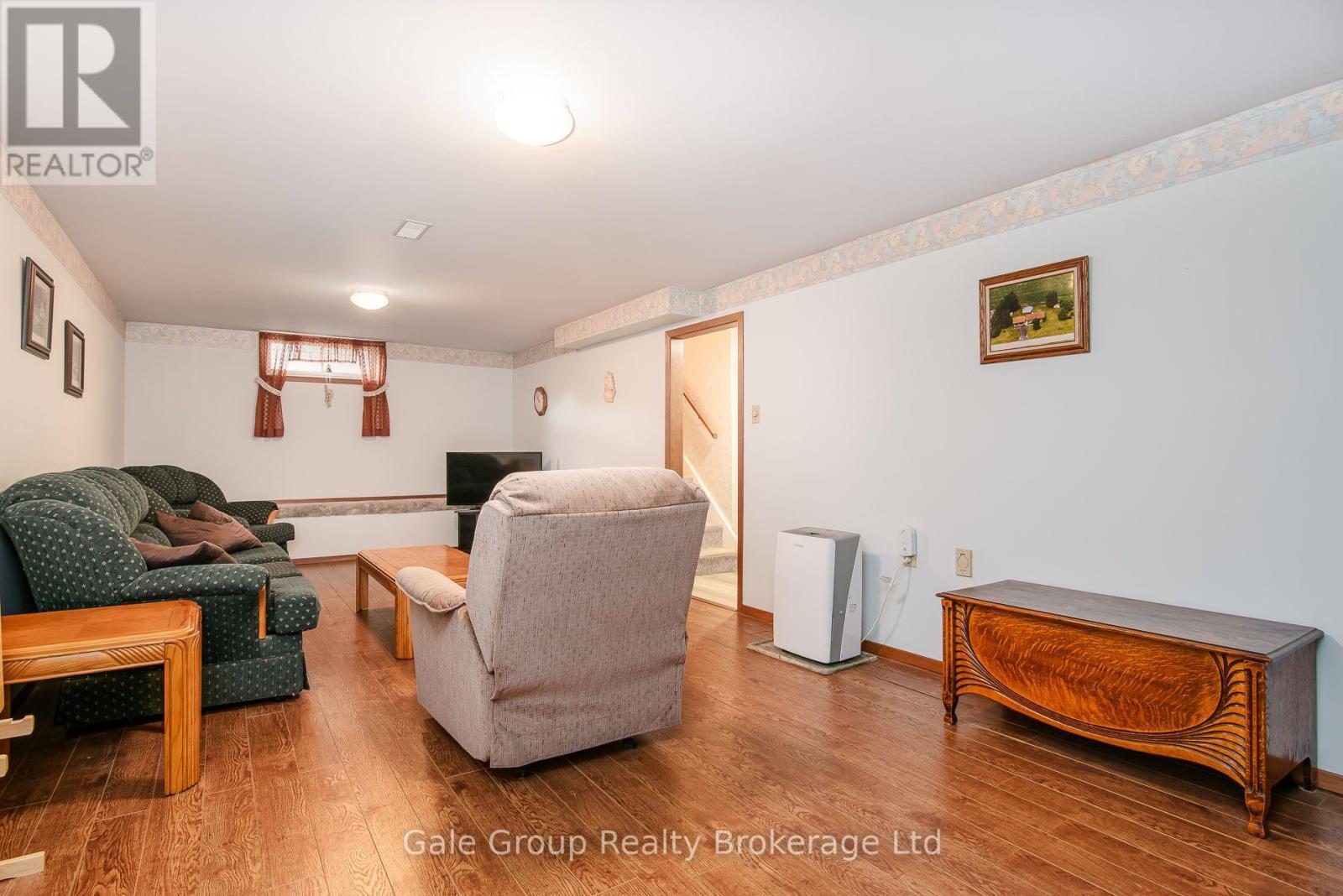 20 George Street E Property Photo 27