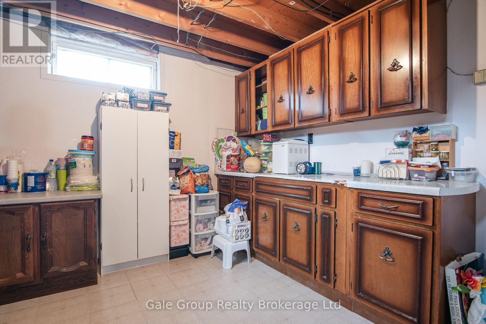20 George Street E Property Photo 32