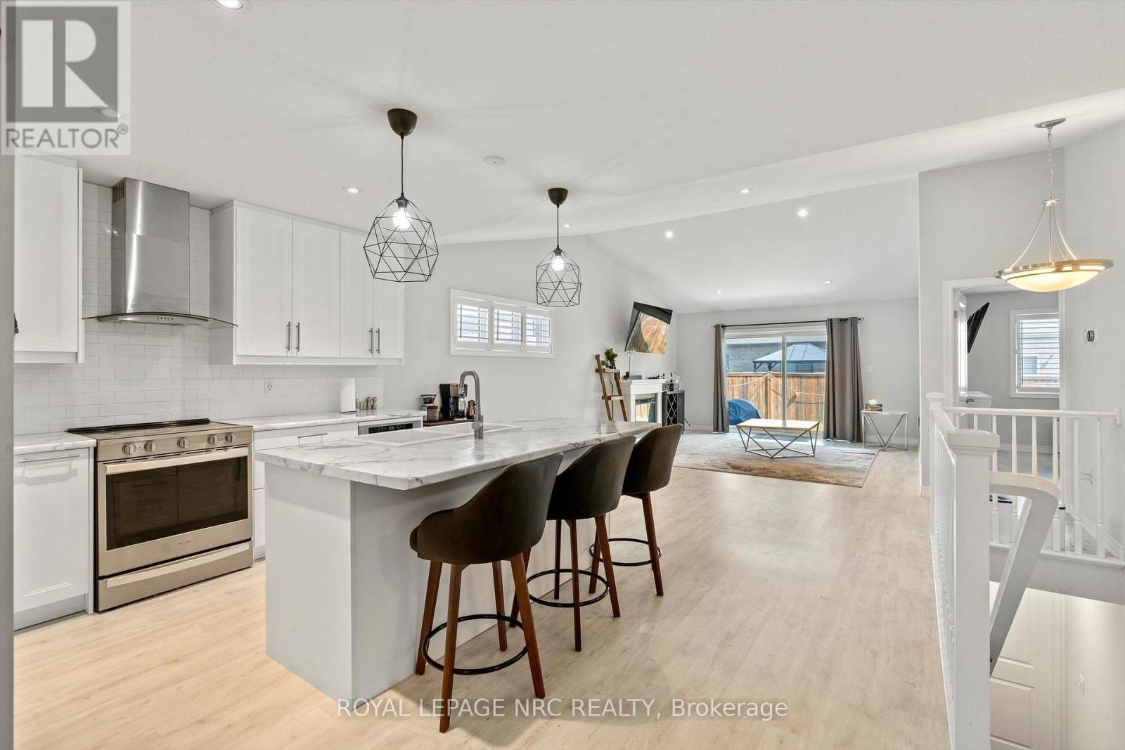 141 Acacia Road Property Photo 5