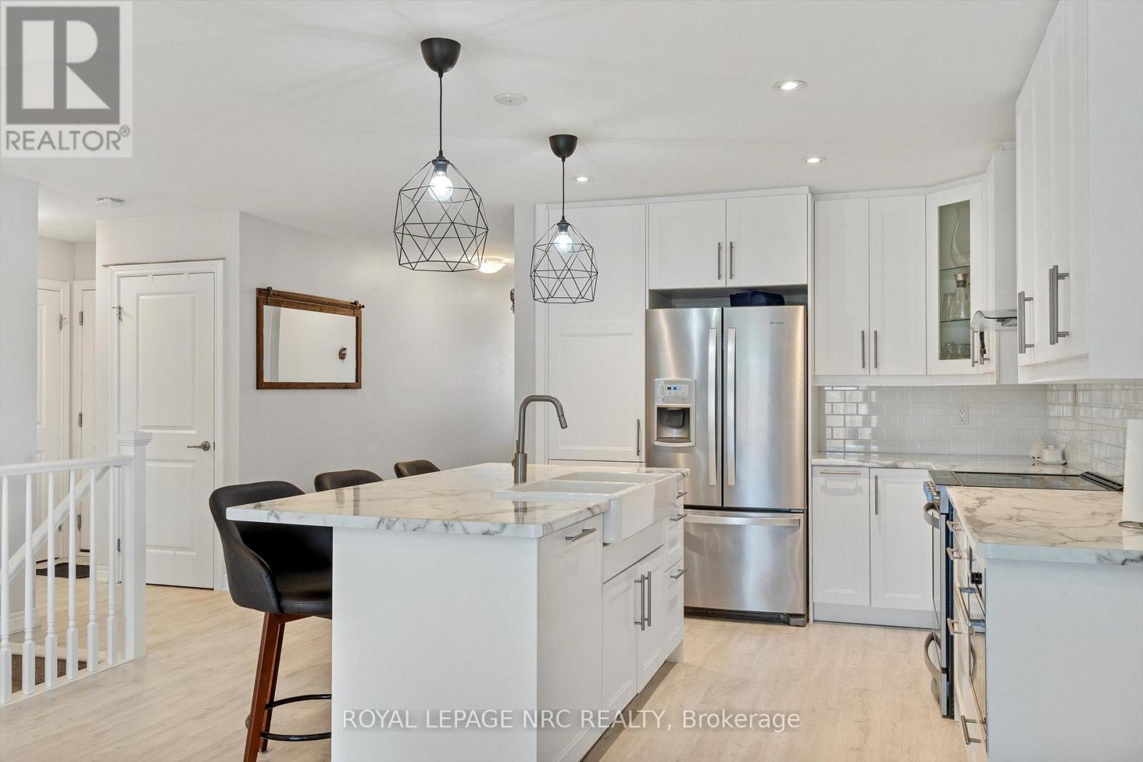 141 Acacia Road Property Photo 8