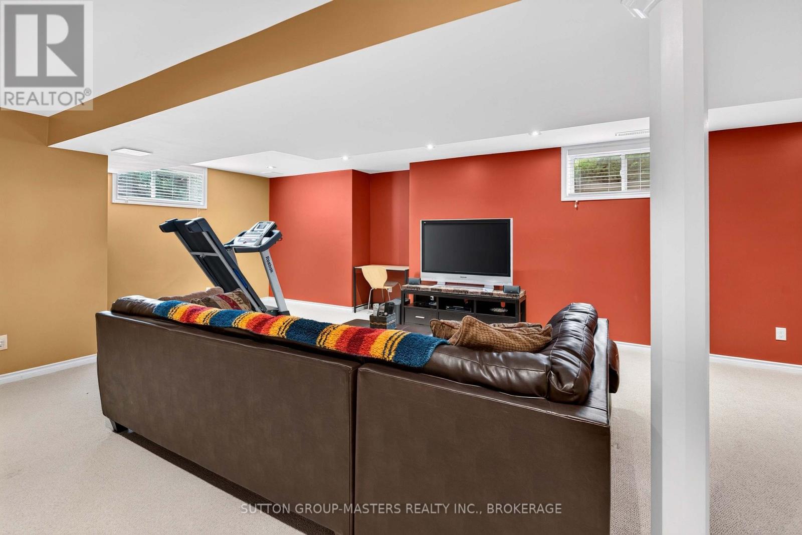100 Britannia Crescent Property Photo 32